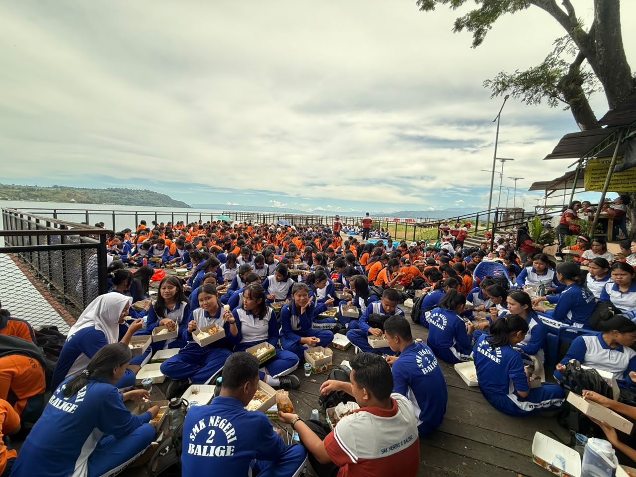 Makan bersama